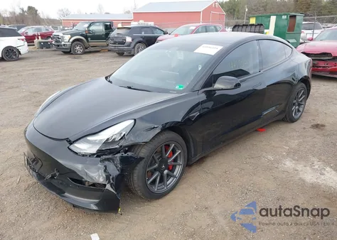 2019 Tesla Model 3 Long Range/Performance z USA, uszkodzony, nr VIN 5YJ3E1EB0KF211718